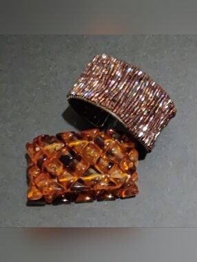 PAIR OF WIDE BRACELETS - TORTOISE SHELL / LEOPARD & IRIDESCENT AMBER BEADS